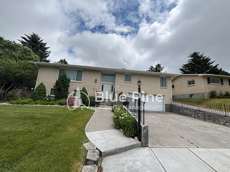 351 Yale Ave — Photo 1