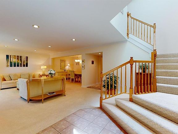 4th image of 537 Colebrook Dr APT D