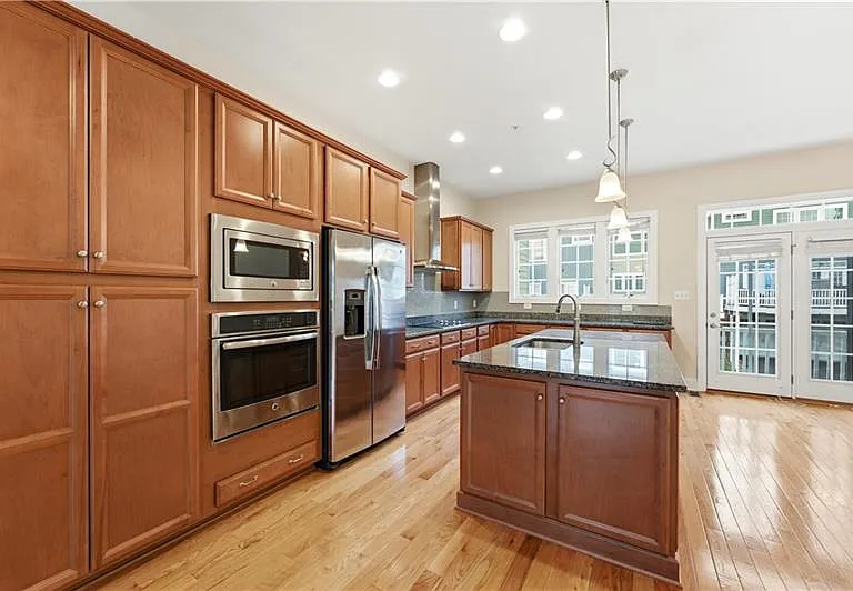 335 Osona Ln — Photo 5