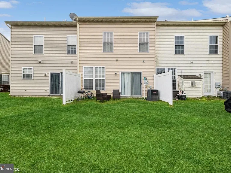 636 Wye Oak Dr — Photo 3