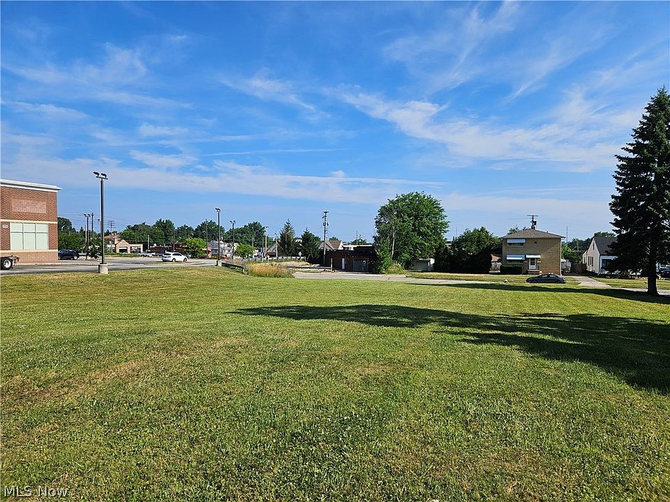 2nd image of Theota Ave