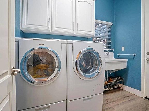 3rd image of 3071 Apache St