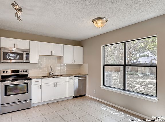 5th image of 13002 Chimney Oak Dr