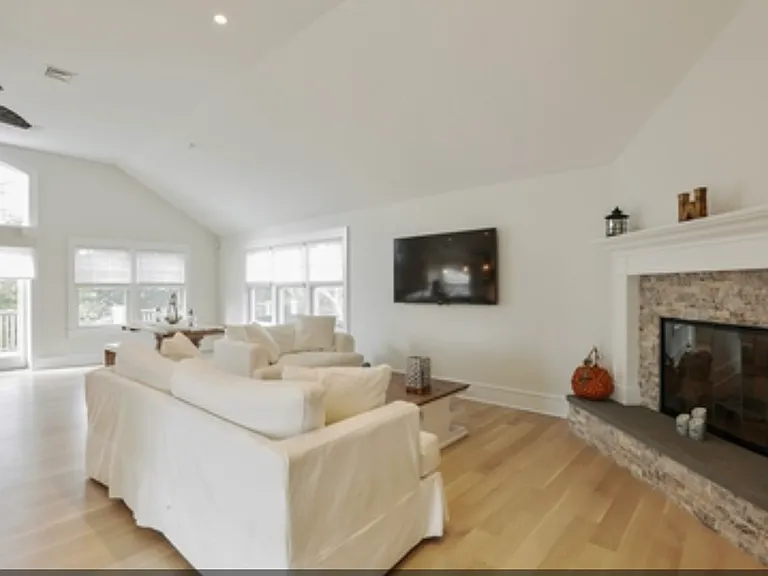 Arthur Dr — Photo 6