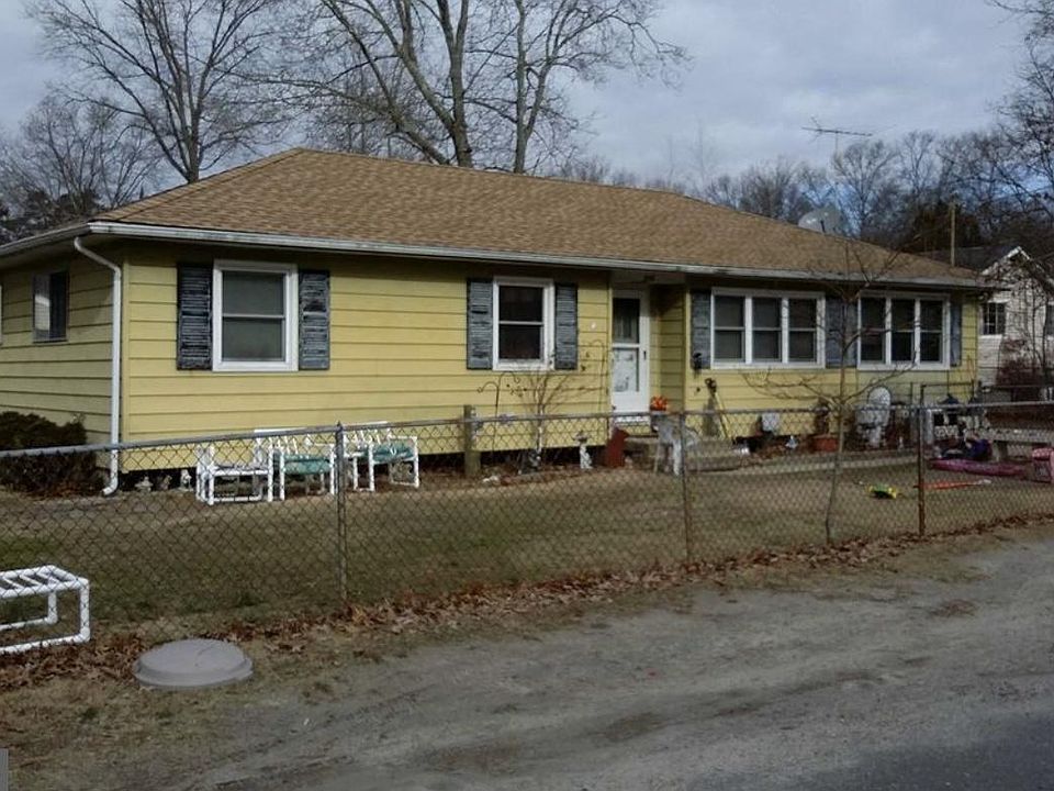 2nd image of 110 Morris St