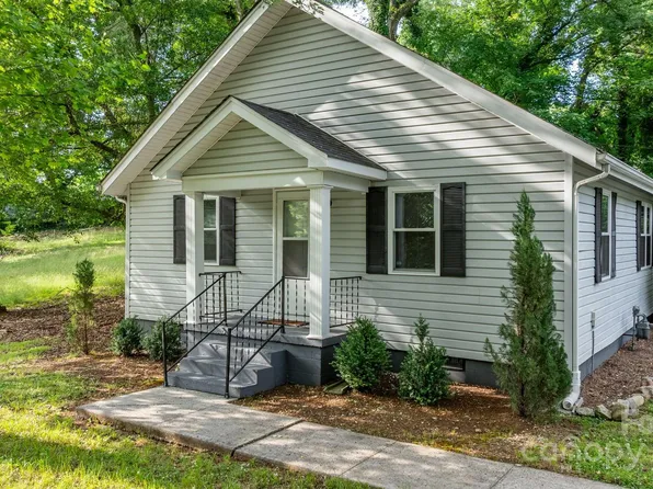352 18th Ave NE, Hickory, NC 28601