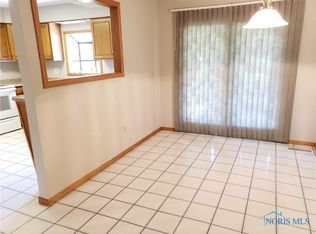 1820 Roycroft Rd, Holland, OH