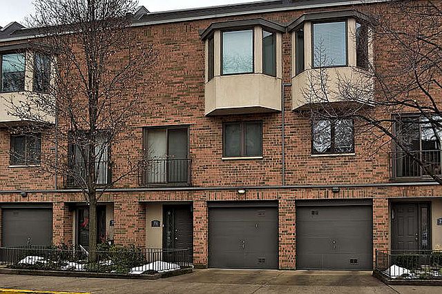 1st image of 751 W Dickens Ave
