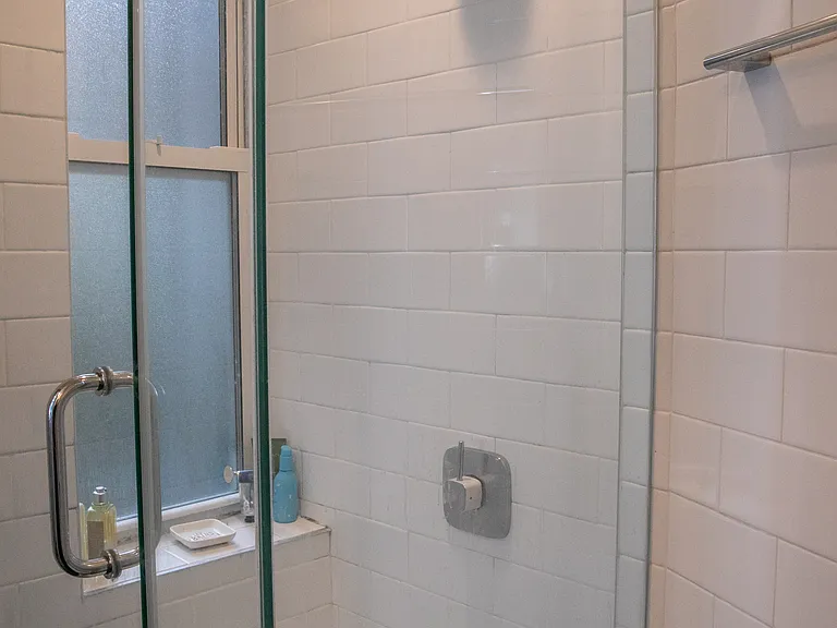 118 Perry St #J41 — Photo 12