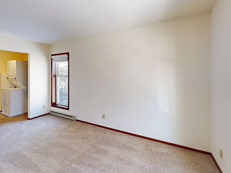 High Point Commons Apartments — Photo 18
