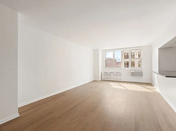 77 7th Ave APT 12P, New York, NY 10011