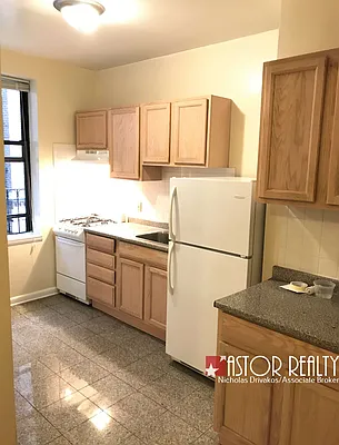 Rented by Astor Realty | media 18