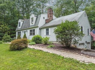 53 Arrowhead Dr, New Hartford, CT 06057