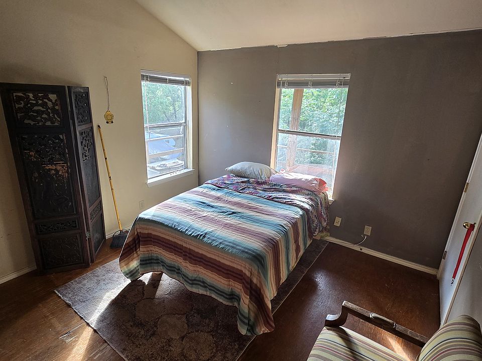The room is on the third floor of a 5,000 sf home and is in the northeast corner.