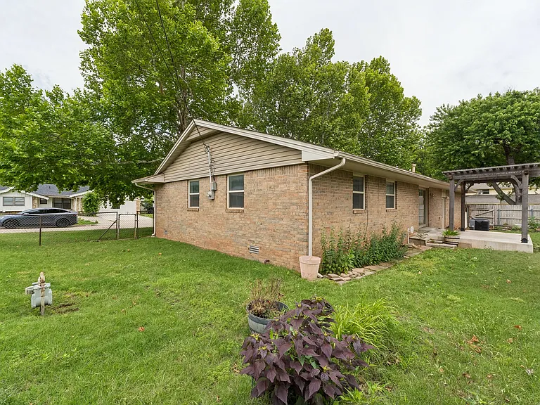 101 Oakside Dr — Photo 15