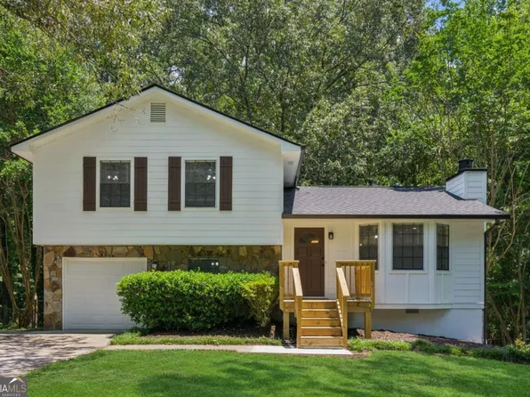 4030 Tanglewood Rd, Snellville, GA 30039