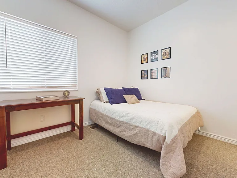 1055 W 400 N — Photo 25