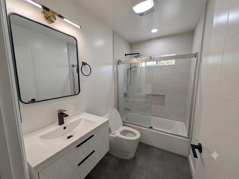 1681 Latham St #2 — Photo 7