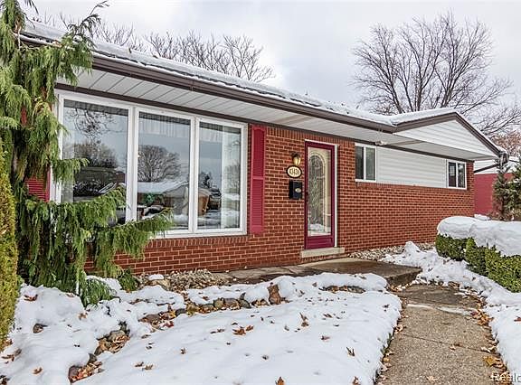 3rd image of 43436 Donley Dr