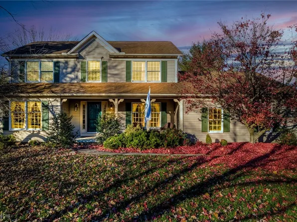 220 Countryside Dr, Medina, OH 44256