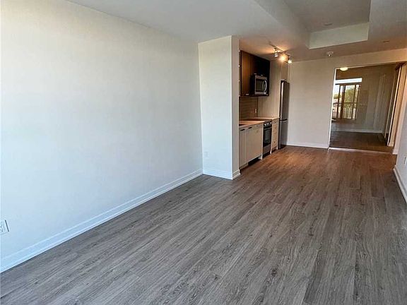 4th image of 2300 Saint Clair Ave W #428
