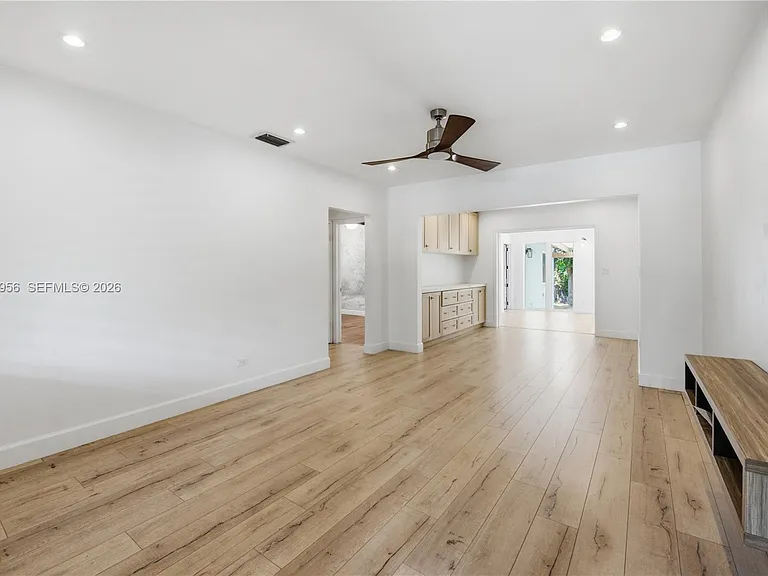 7220 SW 53rd Ct — Photo 2