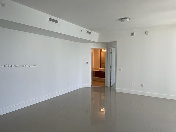 5th image of 601 NE 27th St APT 1104