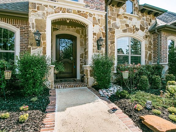 3rd image of 509 Harmony Ln