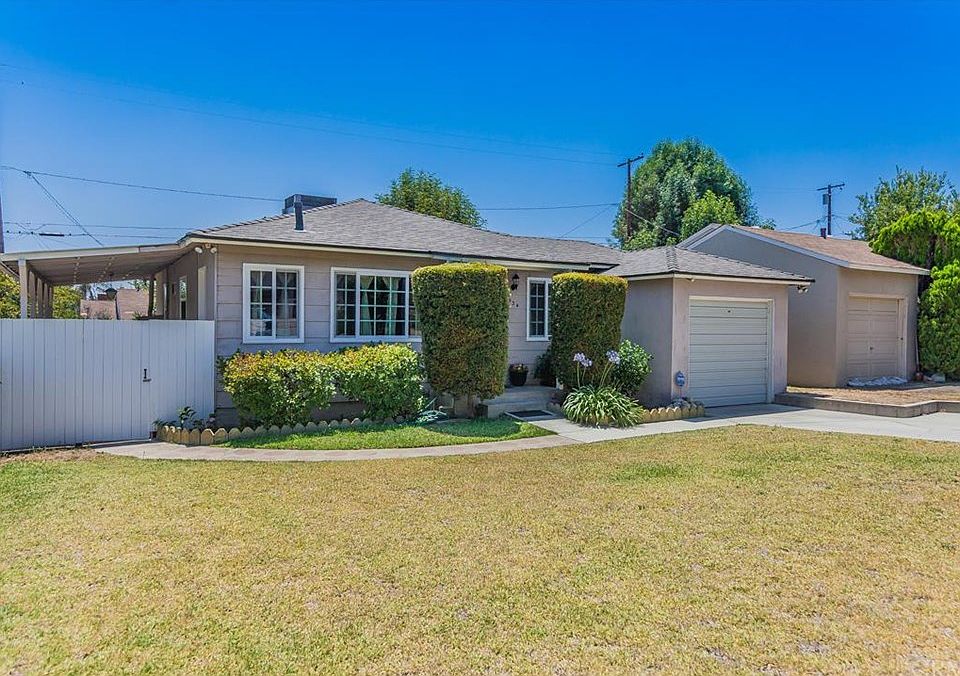 1st image of 1934 Royal Oaks Dr