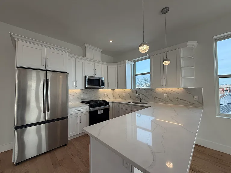 1221 New York Ave #4 — Photo 3