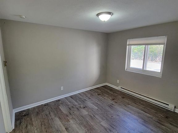 3rd image of 3716 Geraldine Ave Unit 4