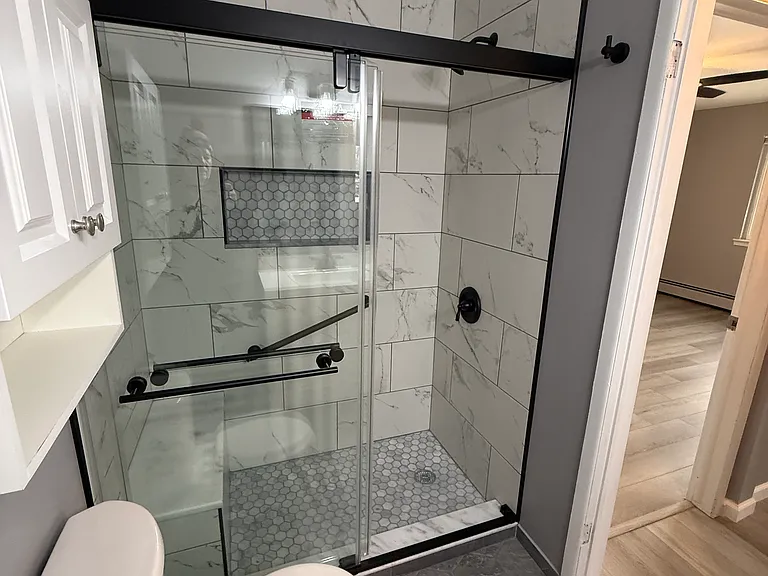 Bathroom - Walkin Shower w/Bench Seat