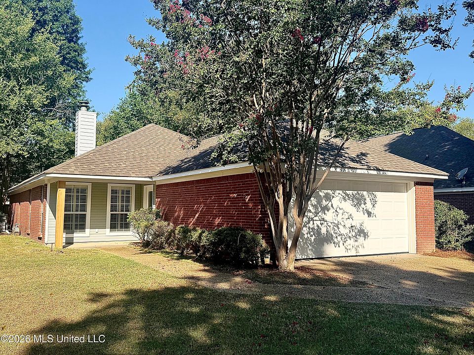 1st image of 490 Brookstone Dr