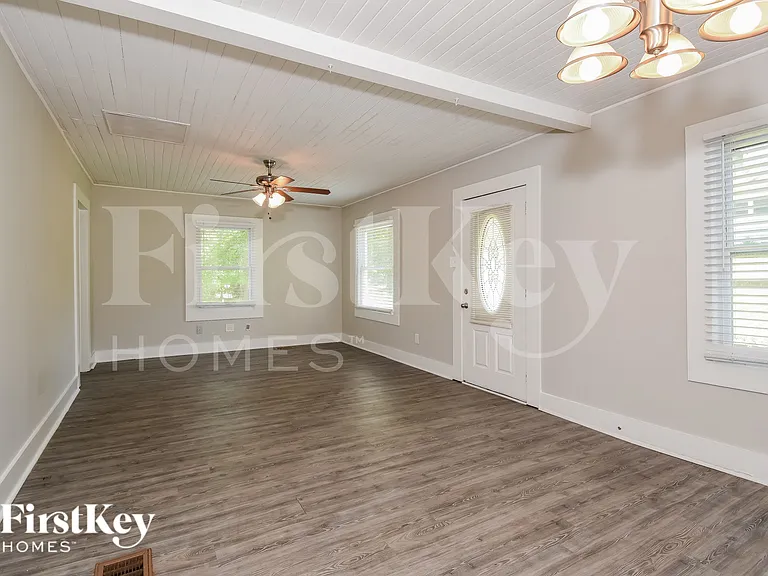 5664 Perk St — Photo 3