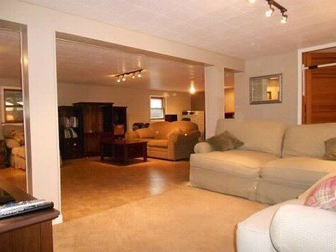 5th image of 2191 N Oak Ln