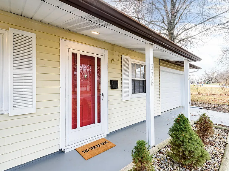 526 Impala Ln — Photo 2