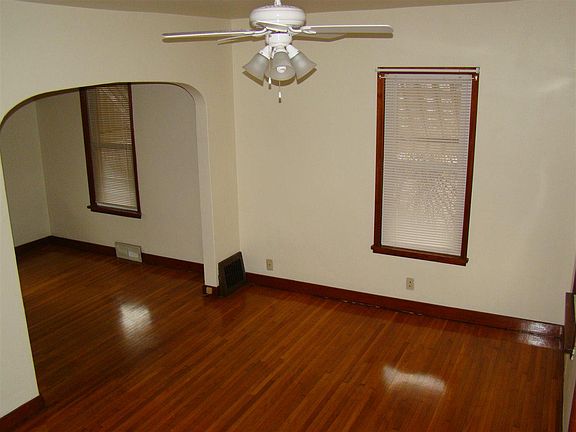 4th image of 410 W Burnett St