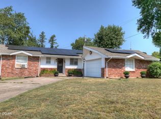 1202 Northwest Blvd, Neosho, MO 64850