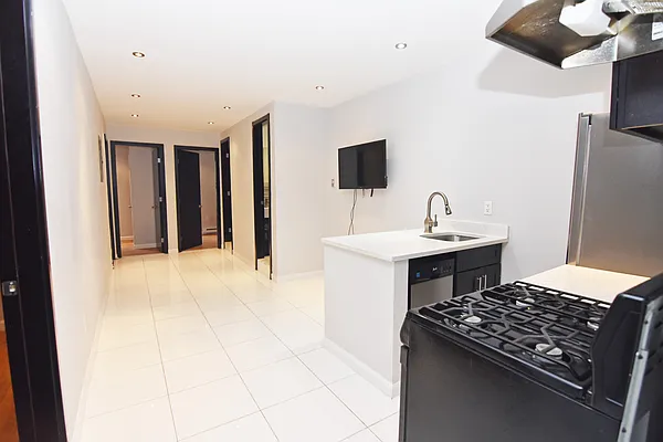 Rented by Bohemia Realty Group | media 30