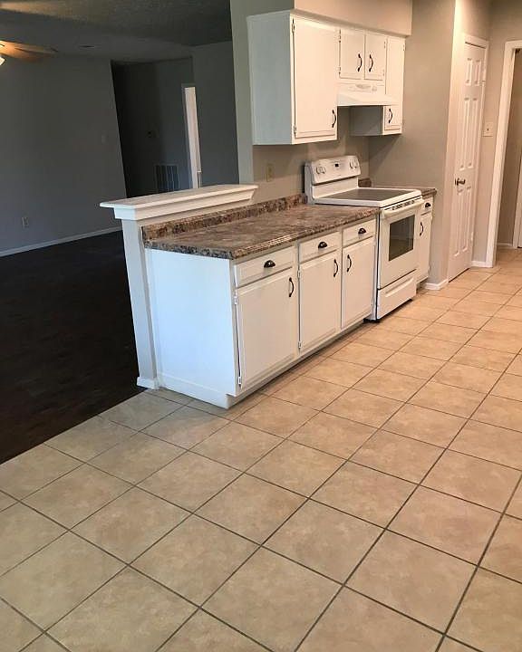 2nd image of 2303 Aprilmont Dr