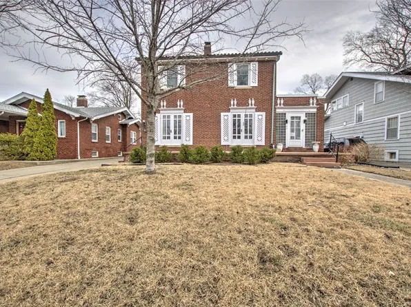 160 N Taylor Ave, Decatur, IL 62522