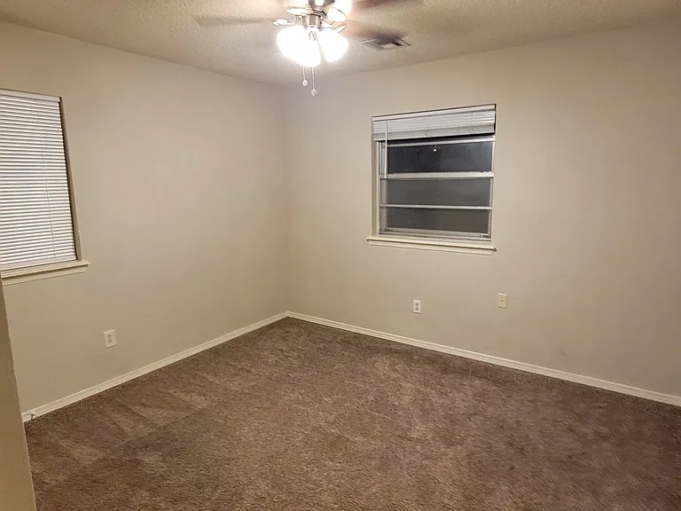 2908 Kathy Ln — Photo 7