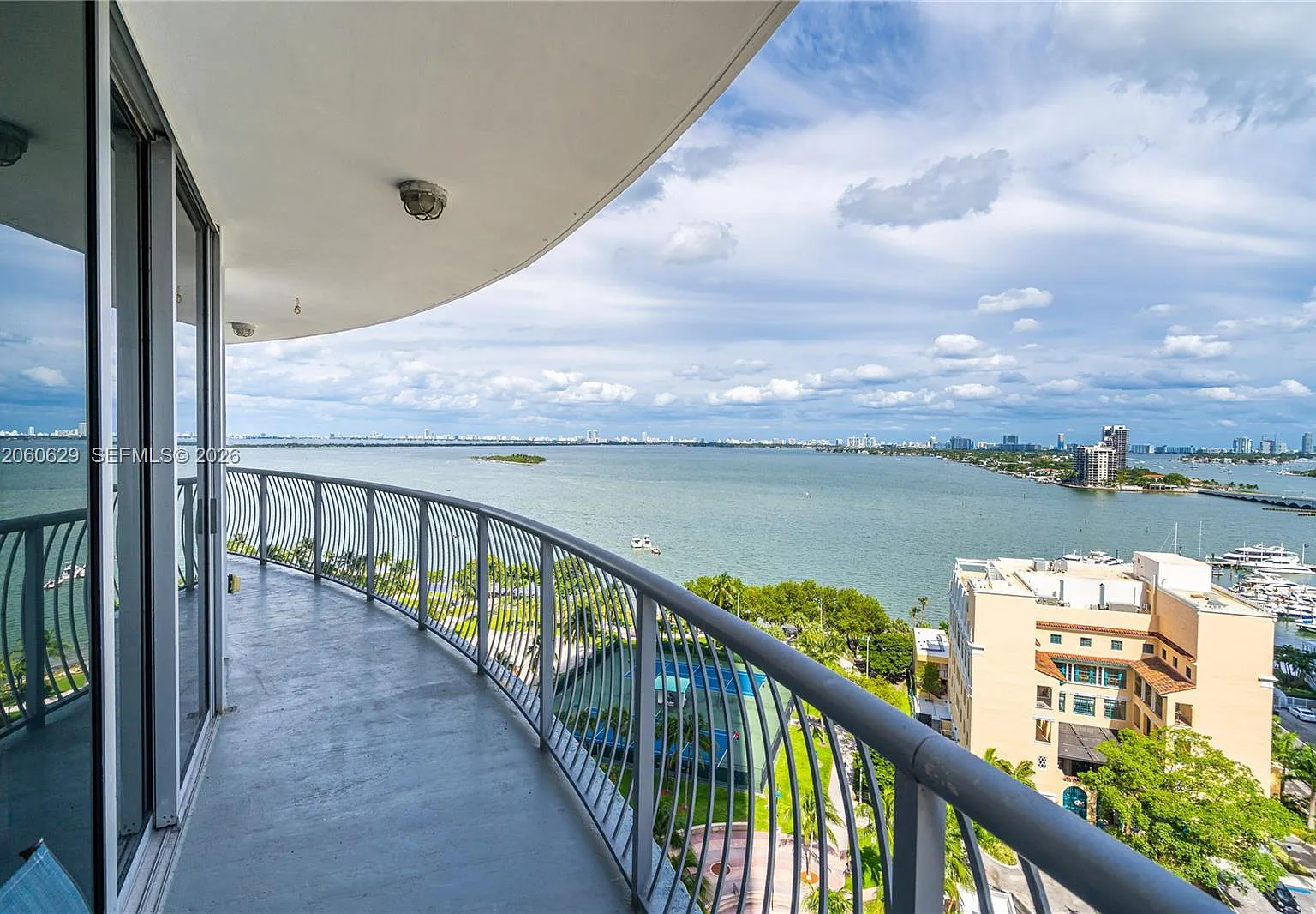 Opera Tower Condo — Photo 3