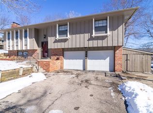 4866 SW Cochise Ave, Topeka, KS 66614