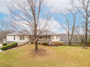 9401 NW 78th St, Weatherby Lake, MO 64152