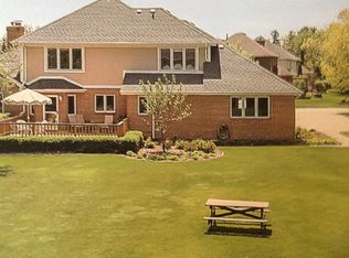 1189 Camelot Ln, Lemont, IL 60439