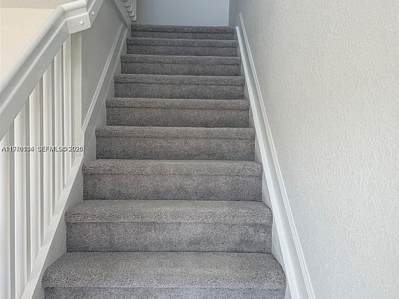 4th image of 621 SE 13th Street Cir #1