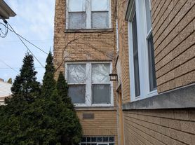 3836 W Cornelia Ave, Chicago, IL