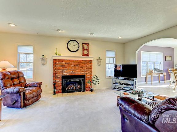 2nd image of 408 Bridlewood Ave
