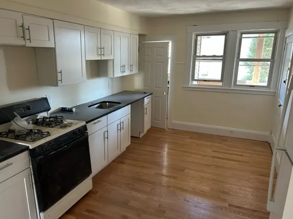 13 Greene St #1R, Somerville, MA 02143